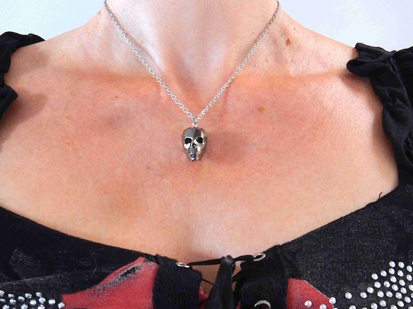 16-inch necklace with rare 20mm Swarovski faceted skull pendant in 3 colours (dark blue, dark gray, rose gold), matching stainless steel chain