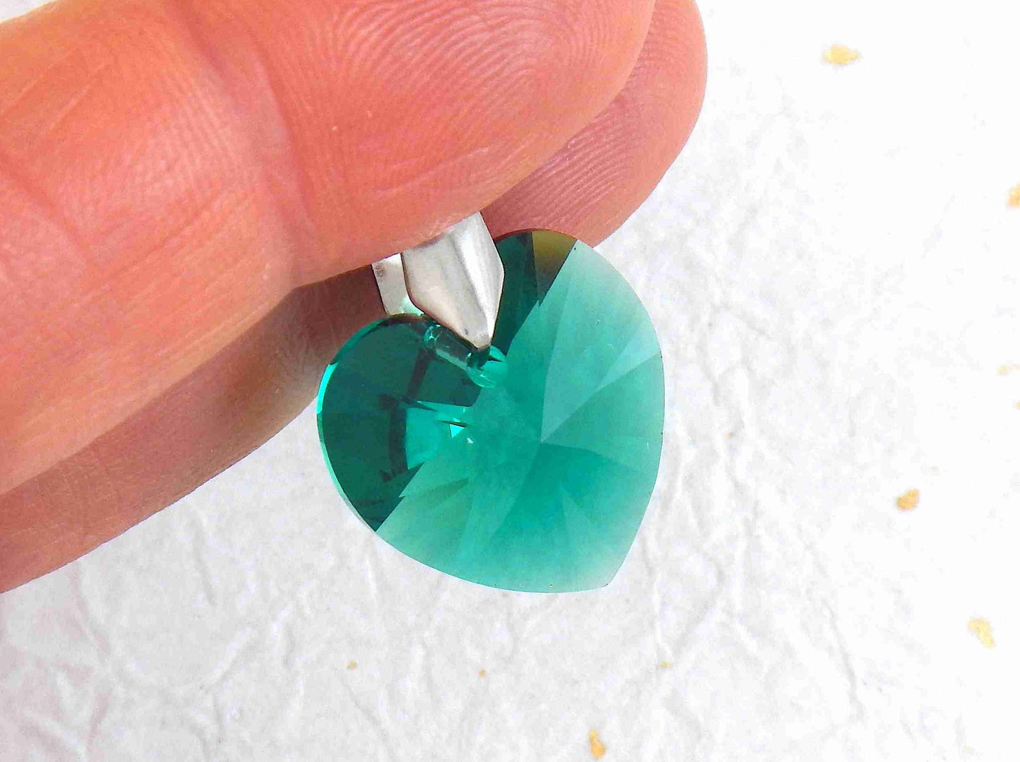 14/16-inch necklace with 18mm Emerald Green faceted Swarovski crystal heart pendant, stainless steel chain