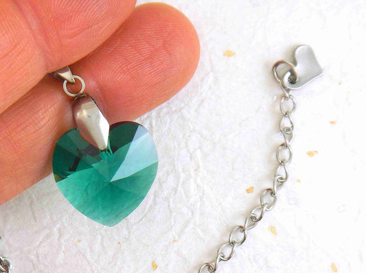14/16-inch necklace with 18mm Emerald Green faceted Swarovski crystal heart pendant, stainless steel chain