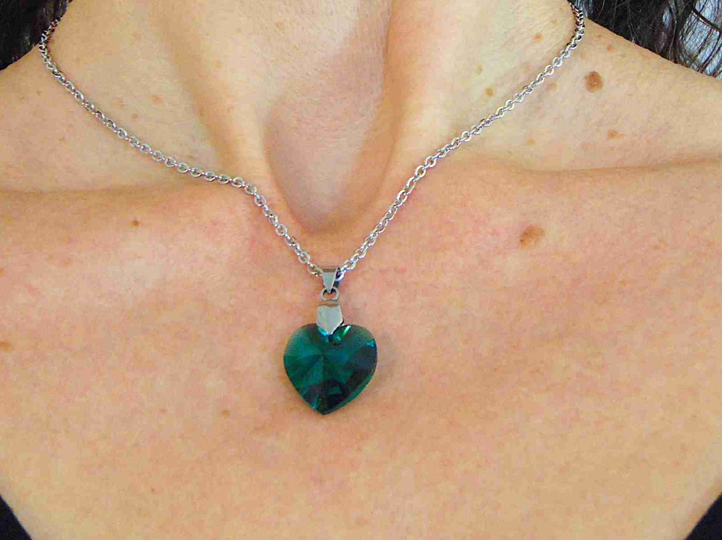 14/16-inch necklace with 18mm Emerald Green faceted Swarovski crystal heart pendant, stainless steel chain