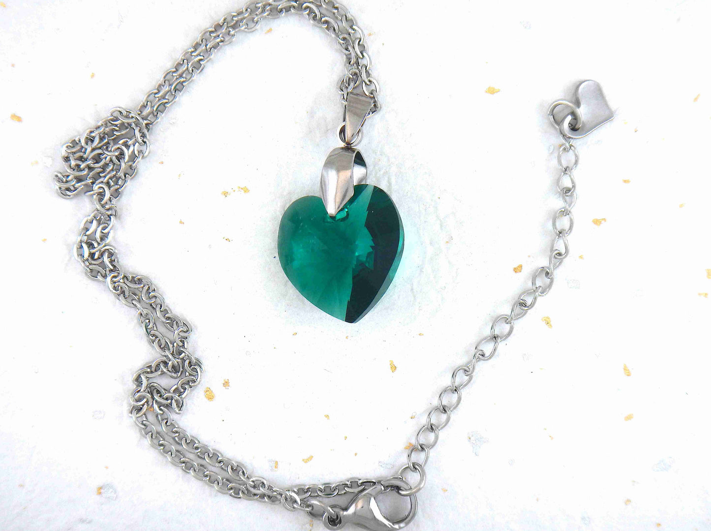 14/16-inch necklace with 18mm Emerald Green faceted Swarovski crystal heart pendant, stainless steel chain