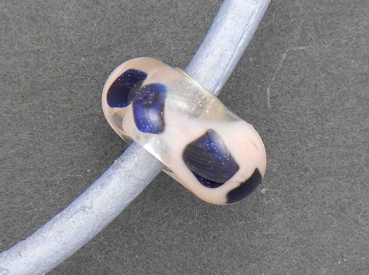 Choker necklace with pink glass bead (Murano-style glass handmade in Montreal), blue aventurine inclusions, pearl baby blue leather cord, stainless steel clasp