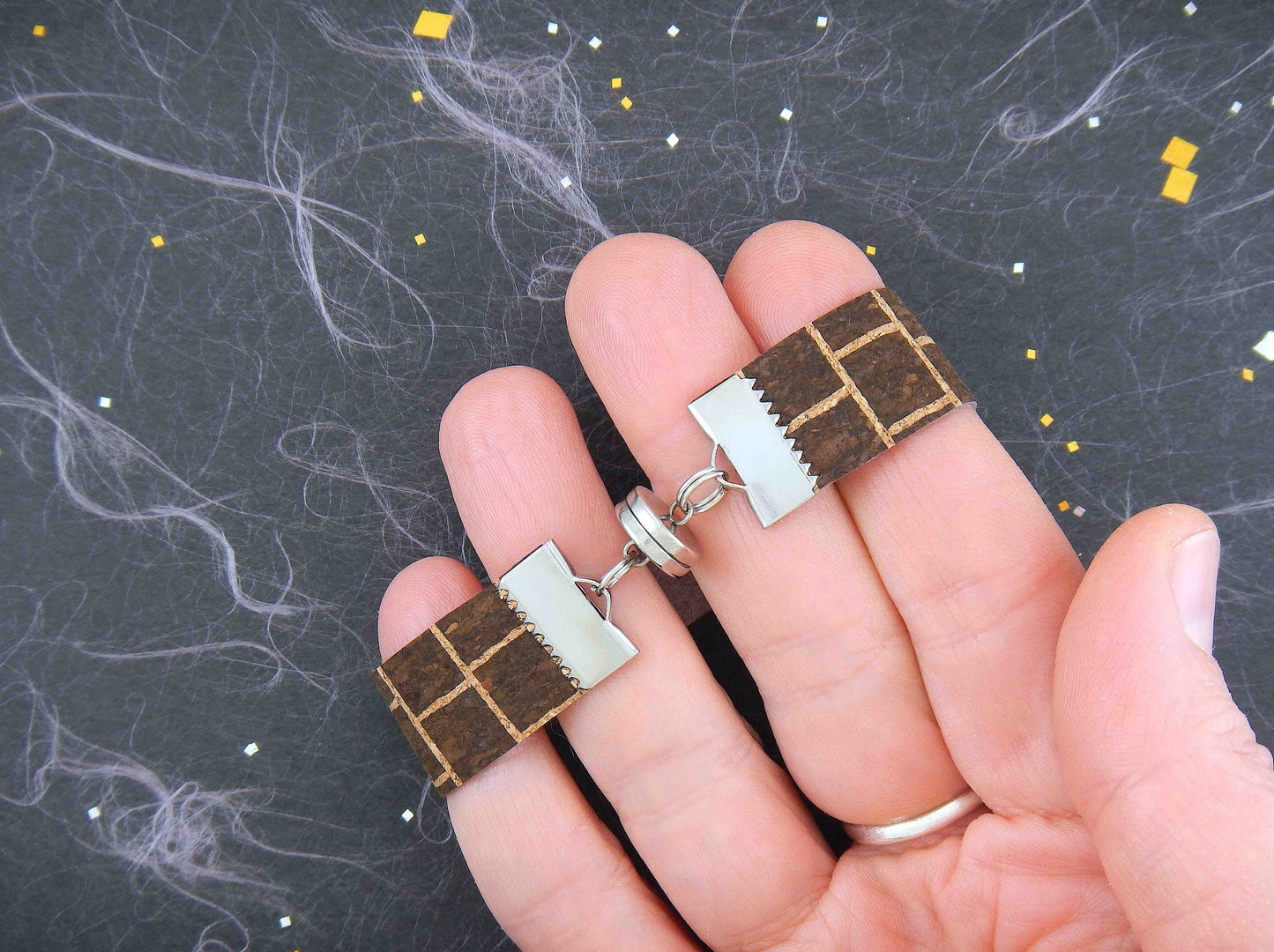 Simple 15mm flat cork bracelet with magnetic stainless steel clasp in 6 colours (brown tiling, brown zebra, natural, sky blue, emerald green, red and gold speckles)