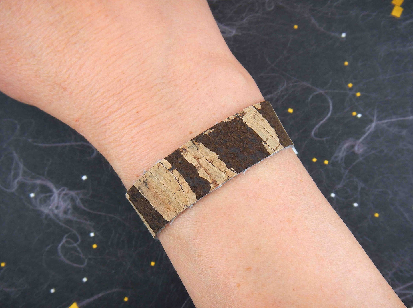 Simple 15mm flat cork bracelet with magnetic stainless steel clasp in 6 colours (brown tiling, brown zebra, natural, sky blue, emerald green, red and gold speckles)