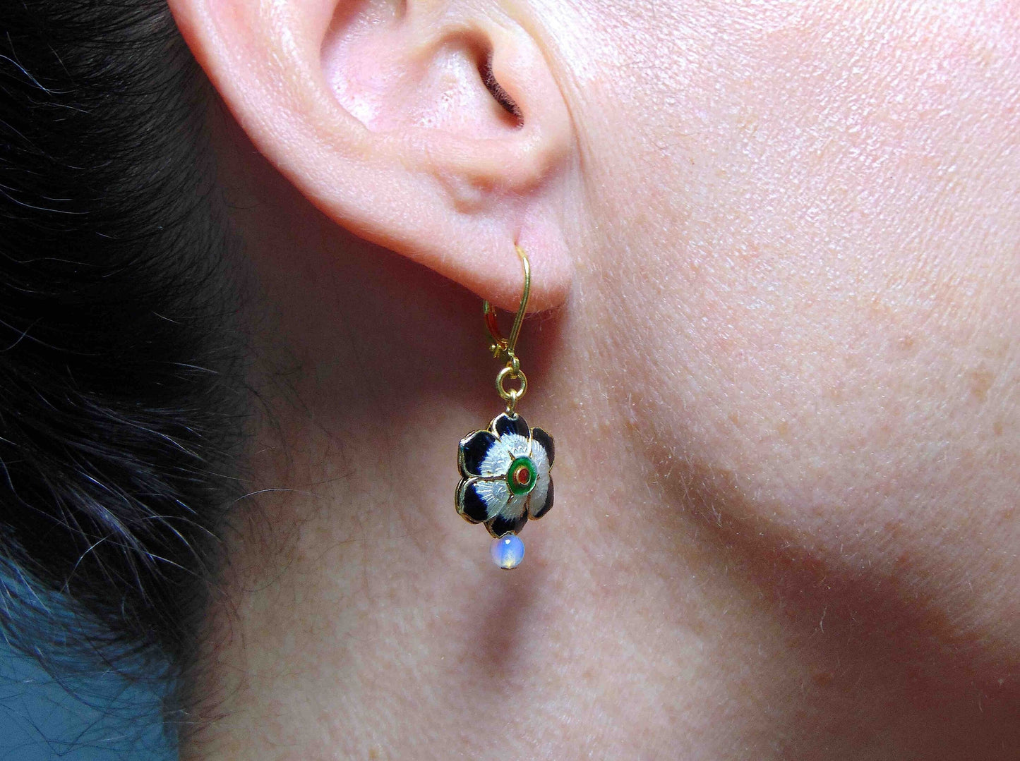 Short earrings with small enamelled flowers offered in 6 colours, synthetic moonstone (opalite), gold-toned stainless steel lever back hooks