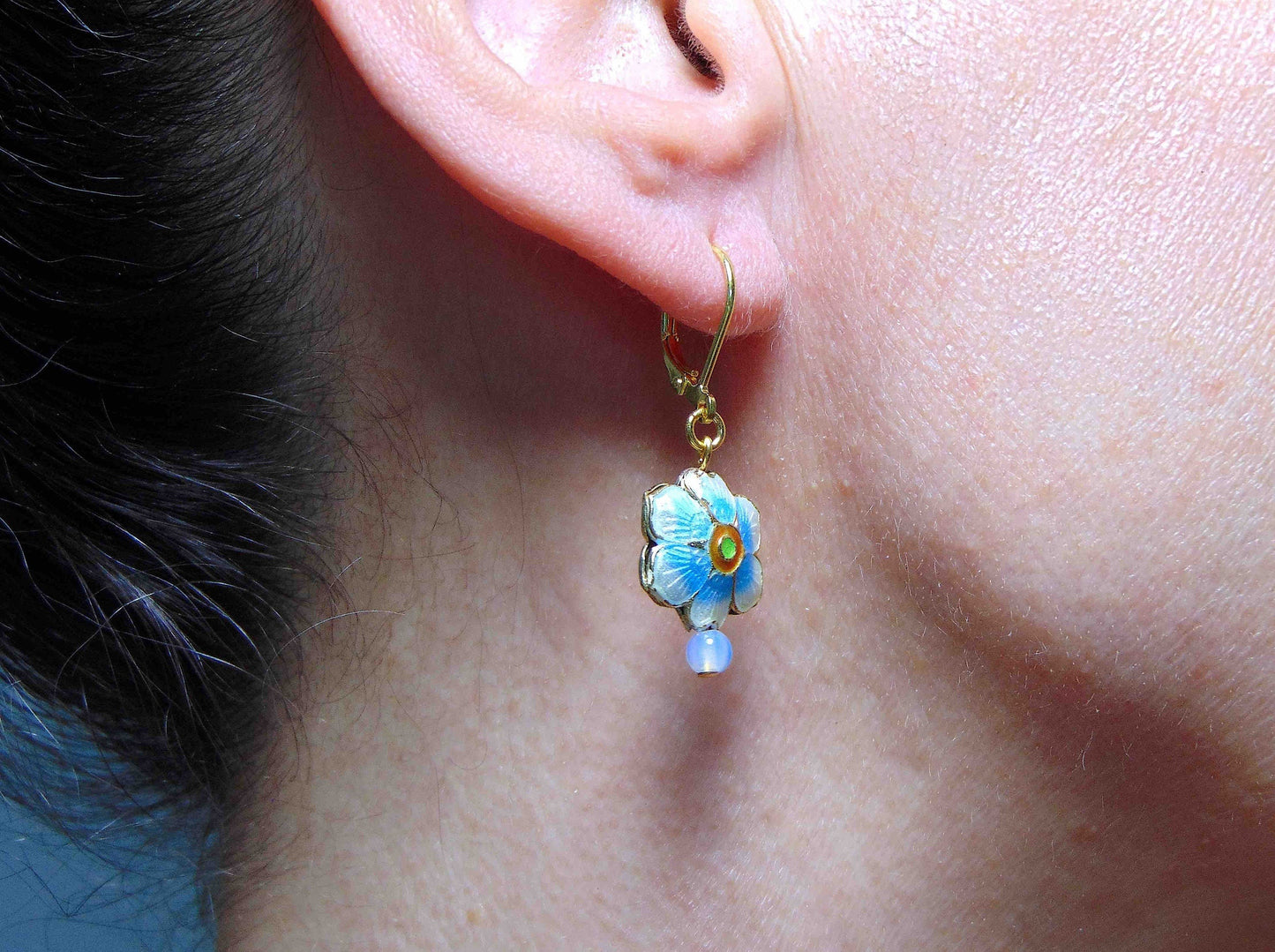 Short earrings with small enamelled flowers offered in 6 colours, synthetic moonstone (opalite), gold-toned stainless steel lever back hooks