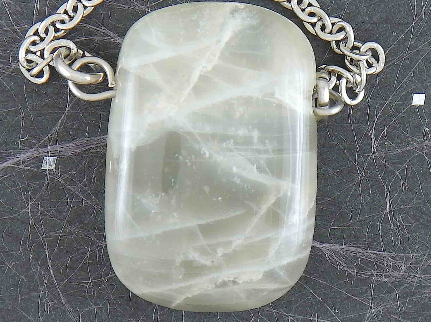Collier 26 po à pendentif rectangle arrondi de pierre de lune naturelle gris argent, chaîne acier inoxydable