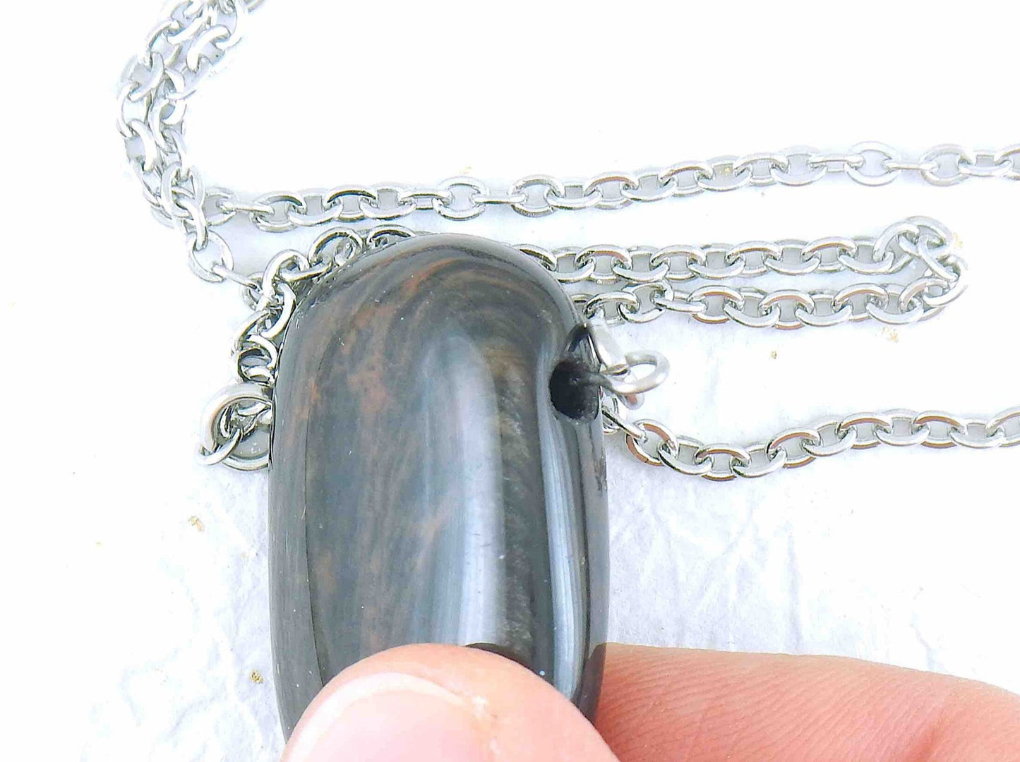 Collier 26 po à pendentif rectangle arrondi de pierre obsidienne or rouge, chaîne acier inoxydable