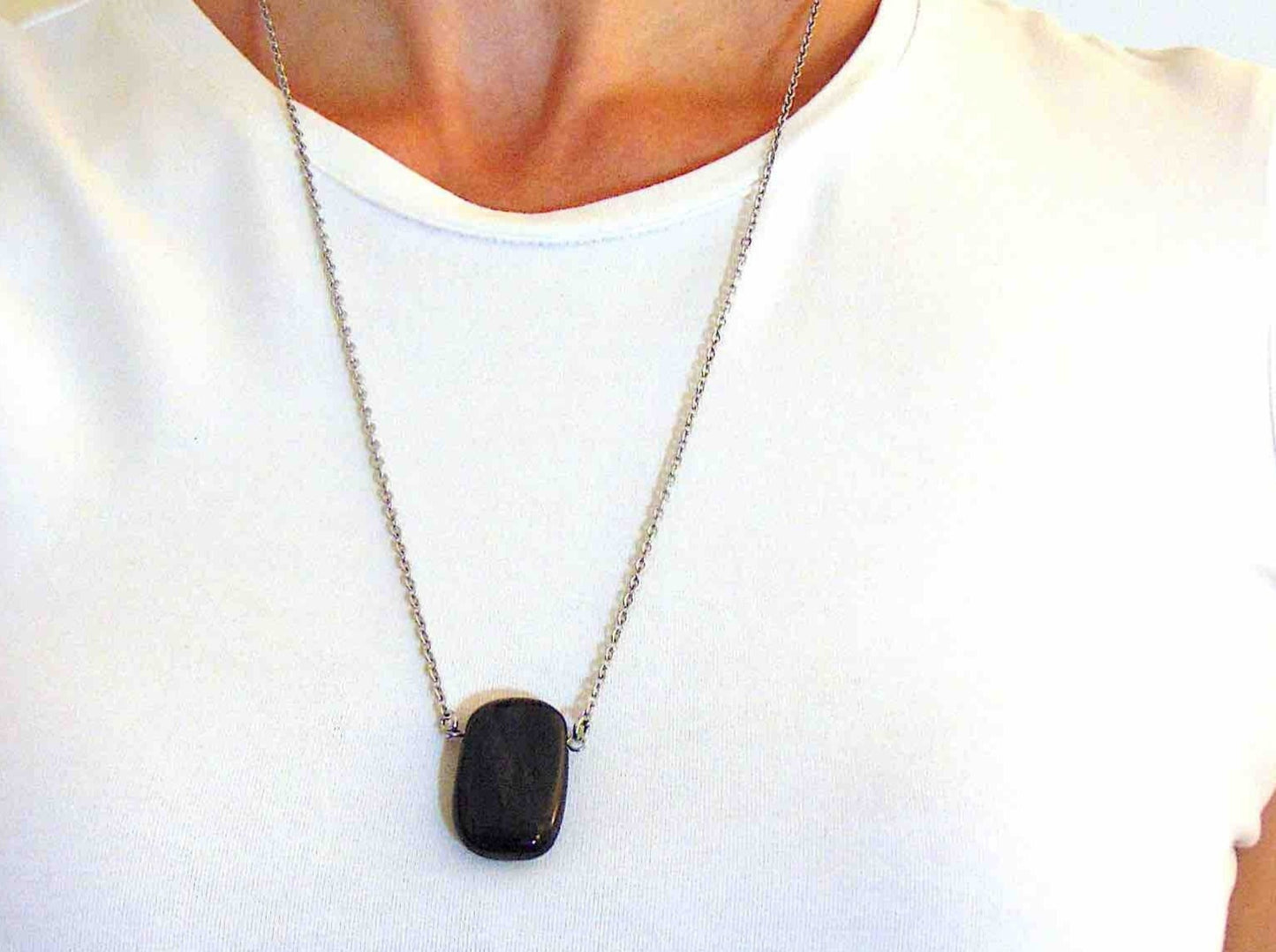 Collier 26 po à pendentif rectangle arrondi de pierre obsidienne or rouge, chaîne acier inoxydable
