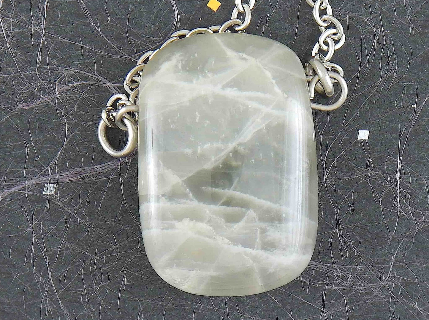 Collier 26 po à pendentif rectangle arrondi de pierre de lune naturelle gris argent, chaîne acier inoxydable