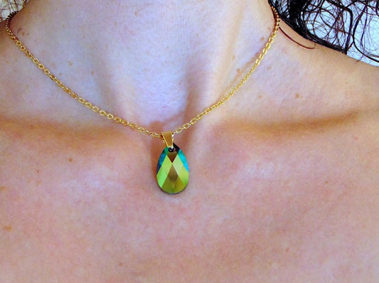 15-inch necklace with 20mm Swarovski crystal drop pendant, 1 side Scarabeus Green, 1 side Silver Gray, gold-toned stainless steel chain