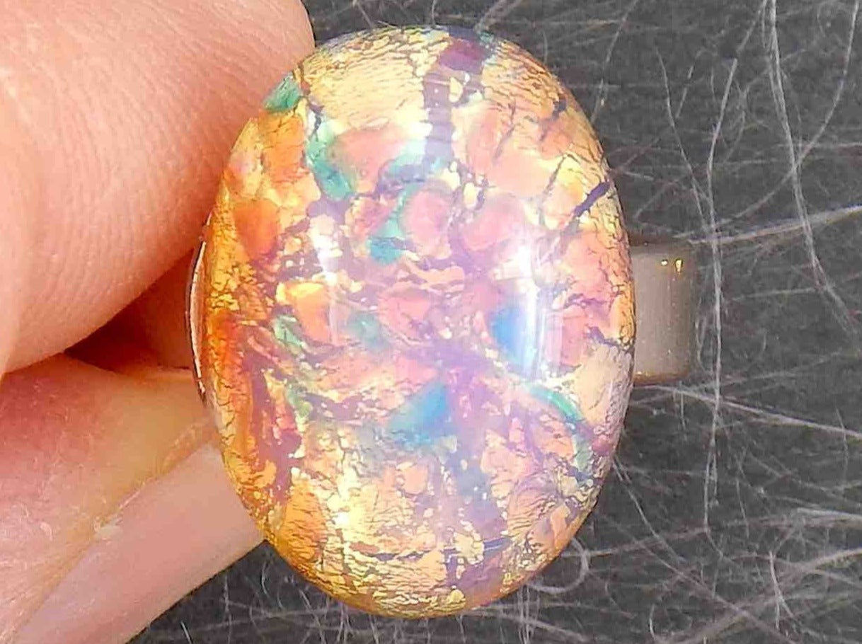 Finger ring with imitation "opal" vintage glass cabochon, adjustable rose gold-toned stainless steel base
