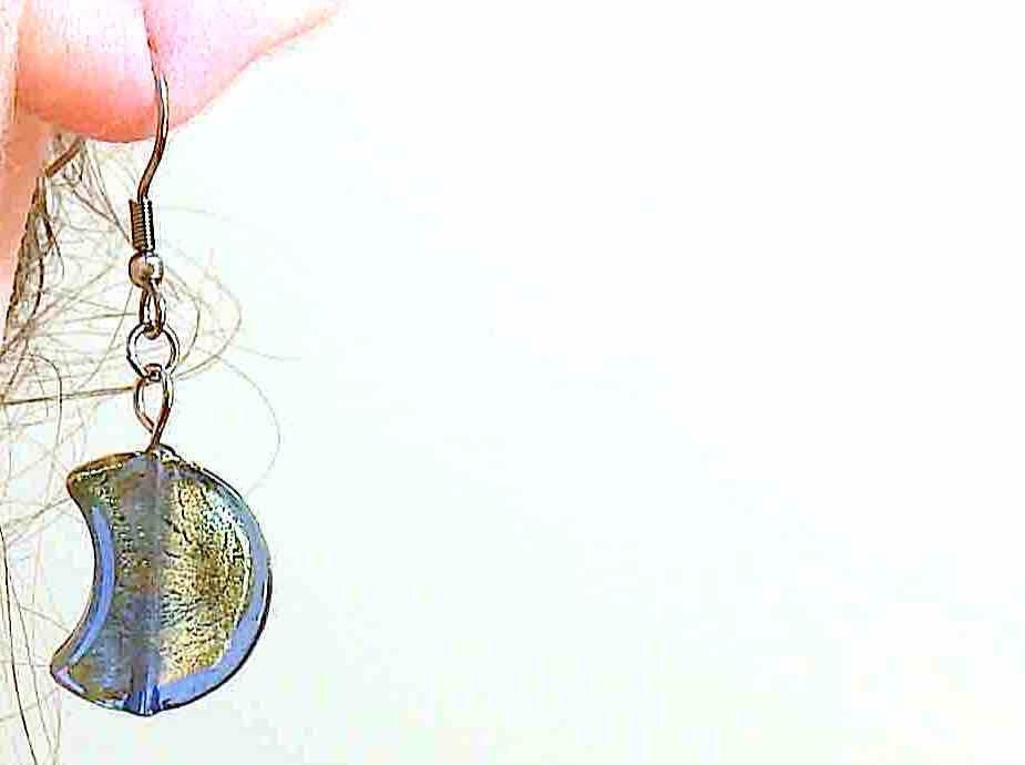 Short earrings with Murano glass half-moons, gold foil, available in 3 colours (clear, blue, khaki), gold-toned stainless steel lever back hooks