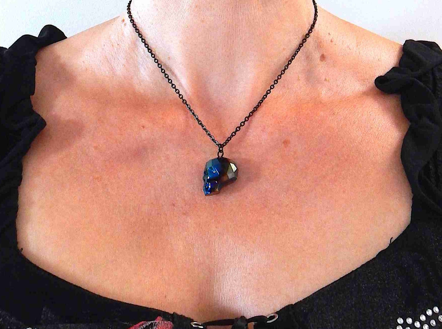 16-inch necklace with rare 20mm Swarovski faceted skull pendant in 3 colours (dark blue, dark gray, rose gold), matching stainless steel chain