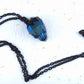 Collier 16 po à pendentif tête de mort (crâne) de cristal Swarovski 20mm rare facetté en 3 couleurs (bleu foncé, argent foncé, or rose), chaîne acier inoxydable assortie