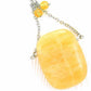 Collier 30 po avec pendentif rectangle arrondi de pierre calcite jaune miel, montage triangulaire, billes de verre assorties, chaîne acier inoxydable