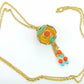 Collier 28 po avec bille tibétaine ronde jaune miel, insertions turquoise et corail, pendants assortis, chaîne acier inoxydable doré