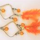 Boucles d’oreilles longues plumes et cristaux, offertes en 6 couleurs (rouge, orangé, rose & noir, violet, turquoise, vert chartreuse), crochets à levier métal