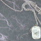 Collier 26 po à pendentif rectangle arrondi de pierre de lune naturelle gris argent, chaîne acier inoxydable