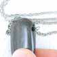 Collier 26 po à pendentif rectangle arrondi de pierre obsidienne or rouge, chaîne acier inoxydable