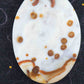 Collier 17 po à pendentif de jaspe blanc crème et caramel, cordon de cuir brun, cylindres de verre antique, fermoir cuivré