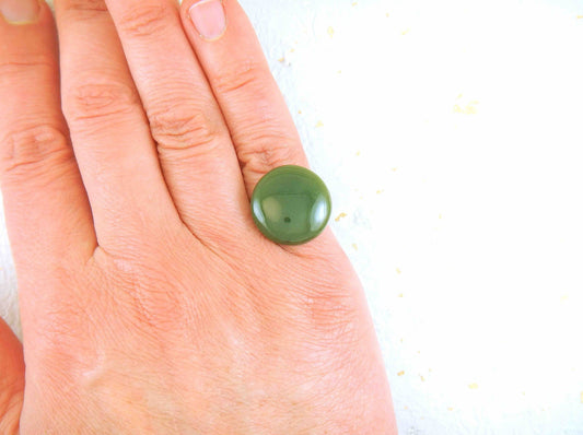 Finger ring with round dark green nephrite jade stone cabochon, stainless steel adjustable base