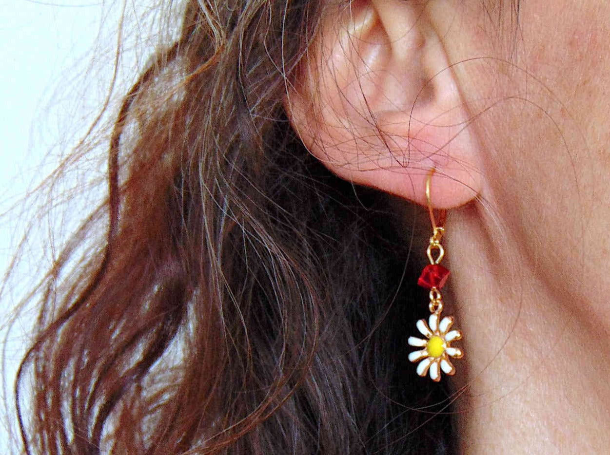 Short earrings with tiny white and yellow enamelled daisies, choice of green-red-blue Swarovski crystals, gold-toned stainless steel lever back hooks