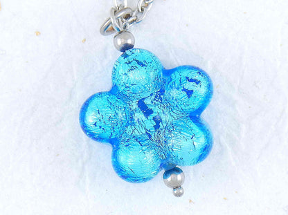 Collier 19 po avec fleur en verre de Murano turquoise vif, prune ou transparent sur feuille d'argent, chaîne acier inoxydable