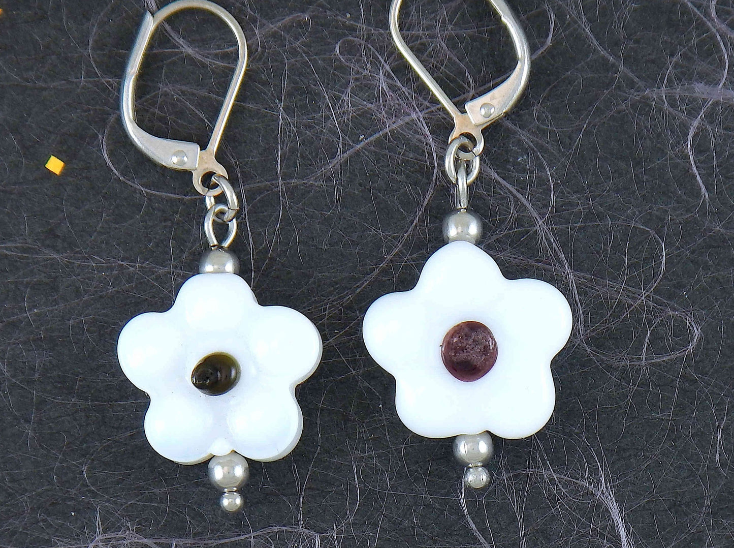 Short earrings with opaque Murano glass daisies in 3 colours (white/yellow, white/black, black/white), stainless steel lever back hooks