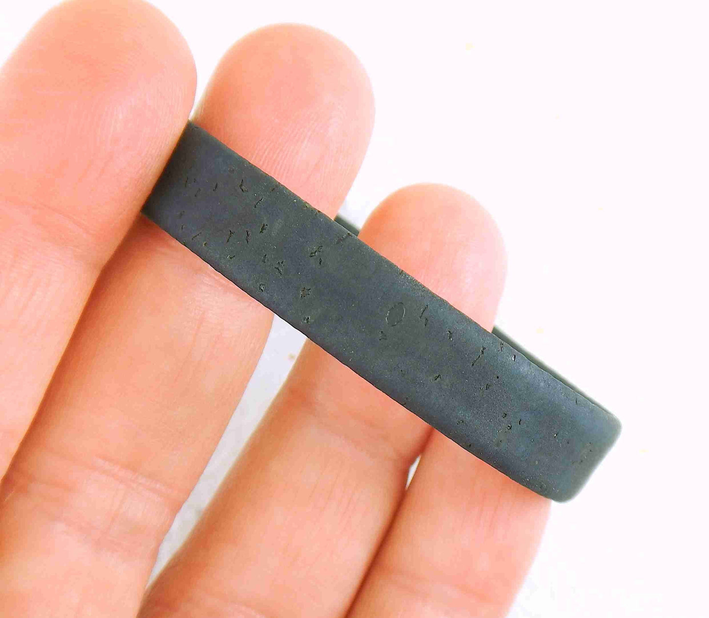 Bracelet simple 10mm en liège offert en 3 couleurs (gris, brun, noir), fermoir magnétique acier inoxydable