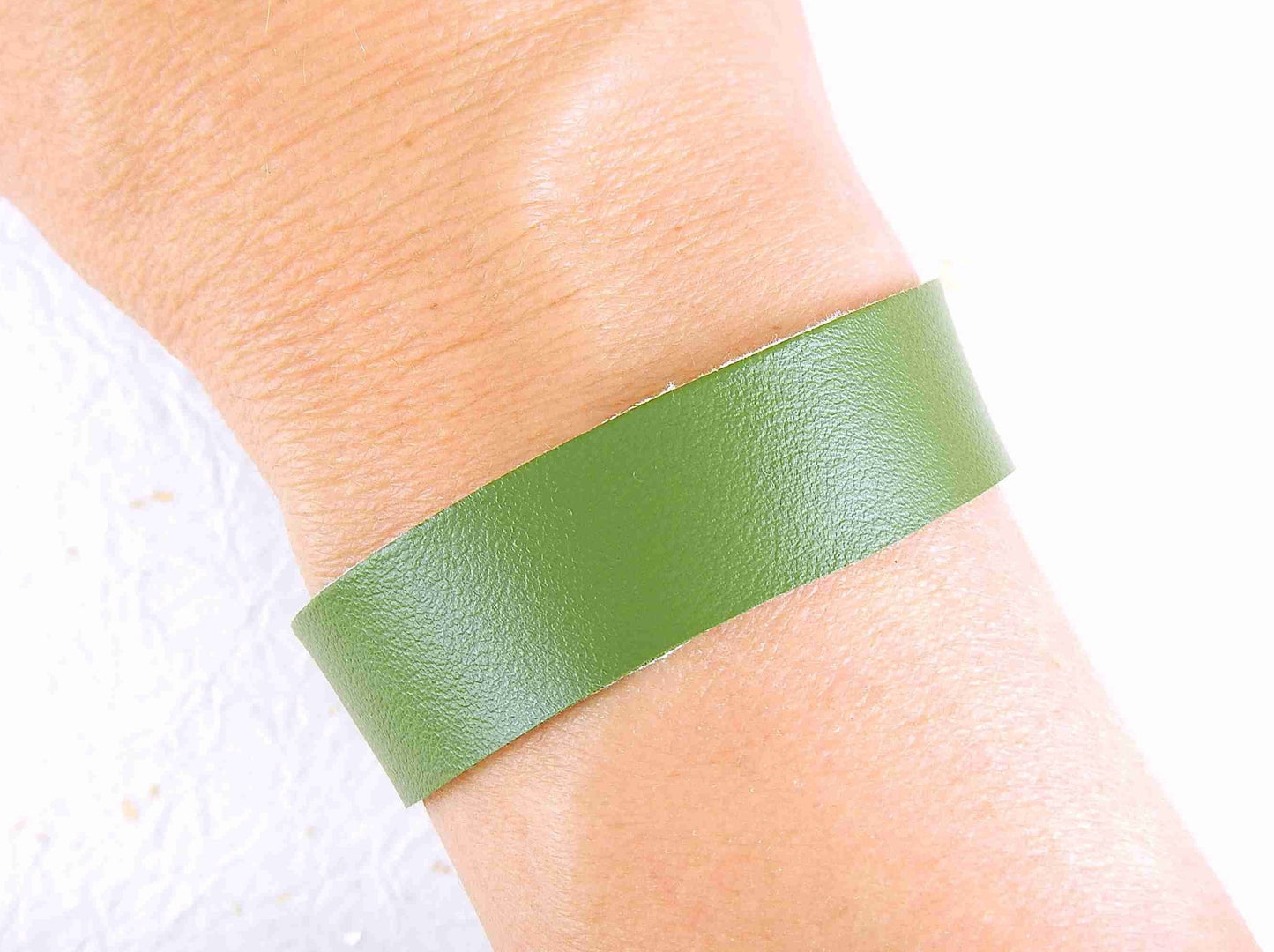 Simple 15mm cactus leather bracelet in 3 colours (apple green, tan, black), magnetic stainless steel clasp