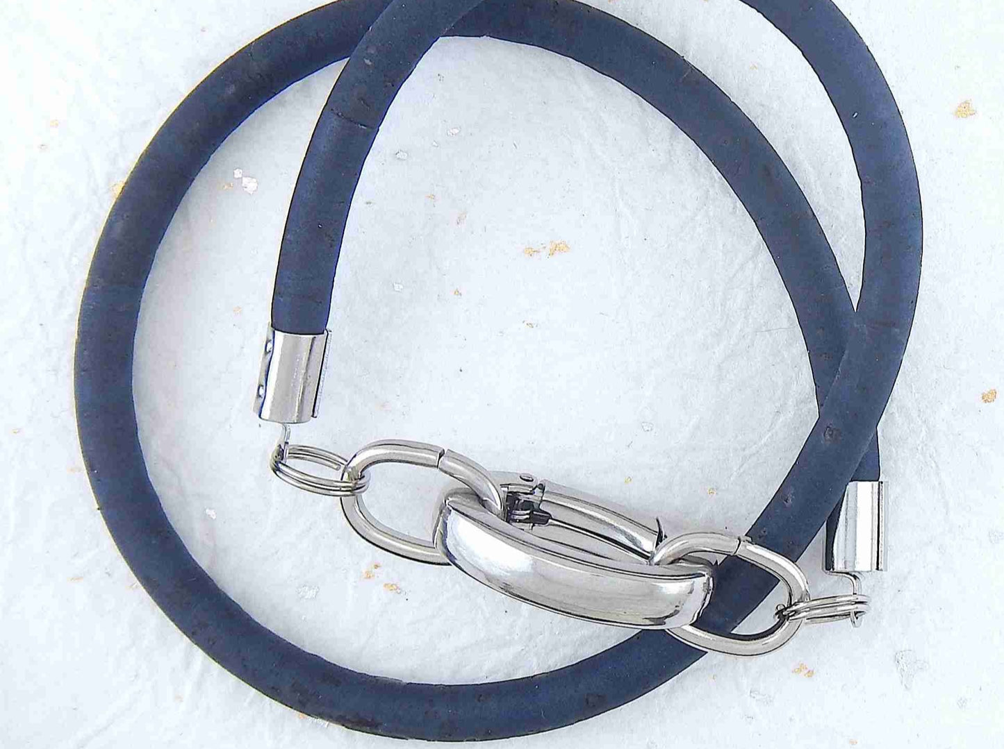 Bracelet 2 tours de liège rond 6mm avec fermoir ovale acier inoxydable en 5 couleurs froides (bleu ciel, bleu marine, turquoise-argent, turquoise-rouge, vert)