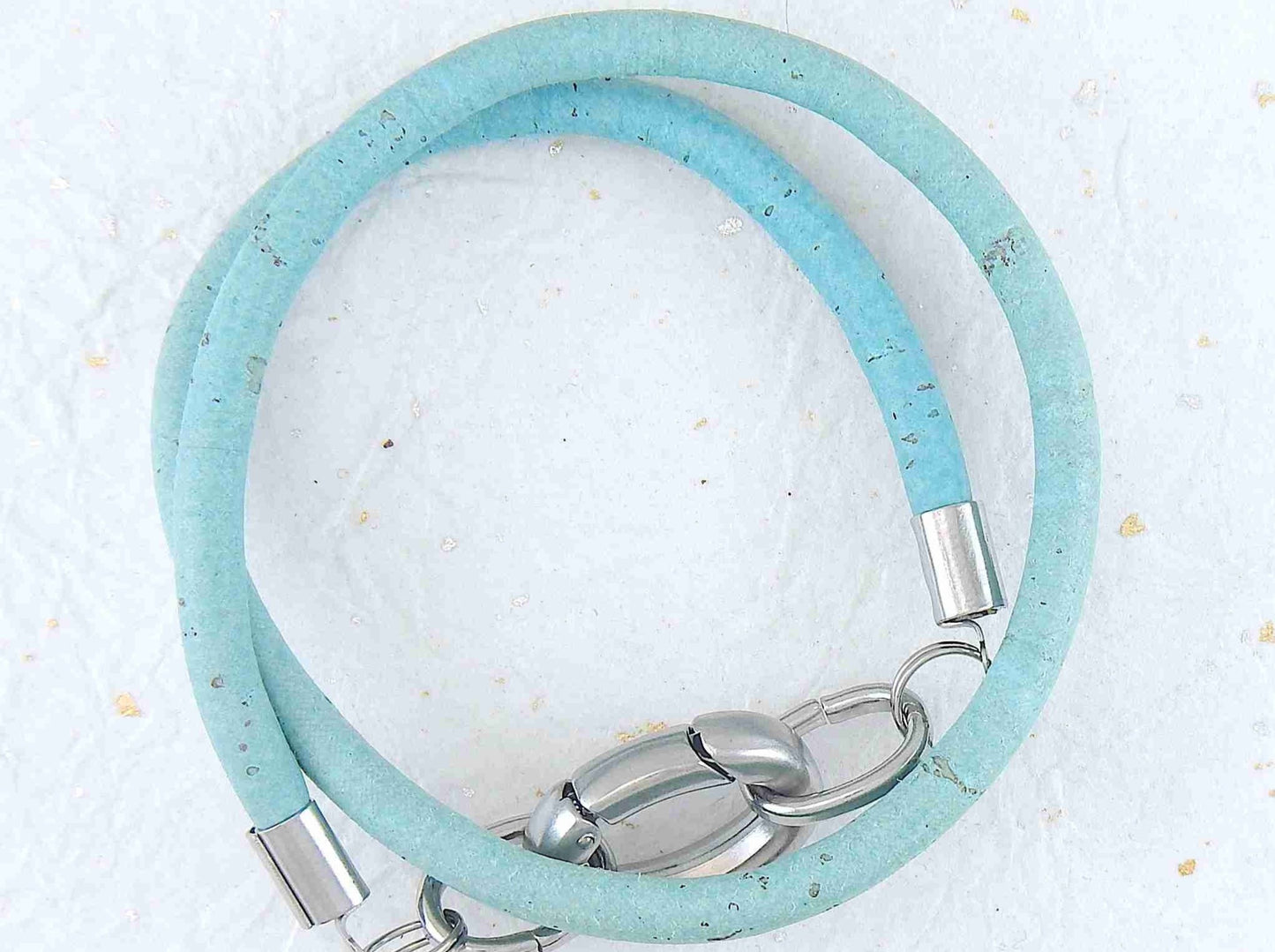 Bracelet 2 tours de liège rond 6mm avec fermoir ovale acier inoxydable en 5 couleurs froides (bleu ciel, bleu marine, turquoise-argent, turquoise-rouge, vert)