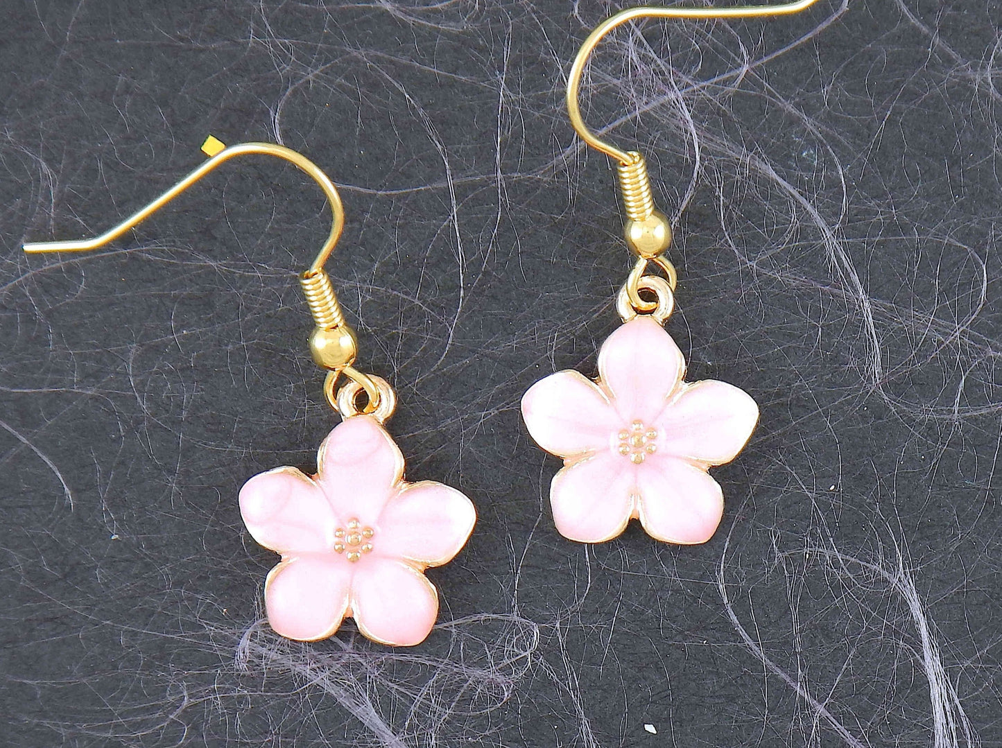 Short earrings with enamelled cherry blossoms (sakura) in 4 pastel colours (white, lilac, pink, blue), gold-toned stainless steel hooks