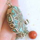 Collier 26 po avec pendentif disque tibétain à motif de fleur en mosaïque de corail et turquoise, pendants assortis, chaîne acier inoxydable