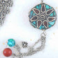 Collier 26 po avec pendentif disque tibétain à motif de fleur en mosaïque de corail et turquoise, pendants assortis, chaîne acier inoxydable