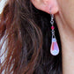 Boucles d'oreilles longues gouttes de lucite vintage et cristaux Swarovski, offertes en 4 couleurs pastel (rose, jaune, bleu, vert), crochets à levier acier inoxydable